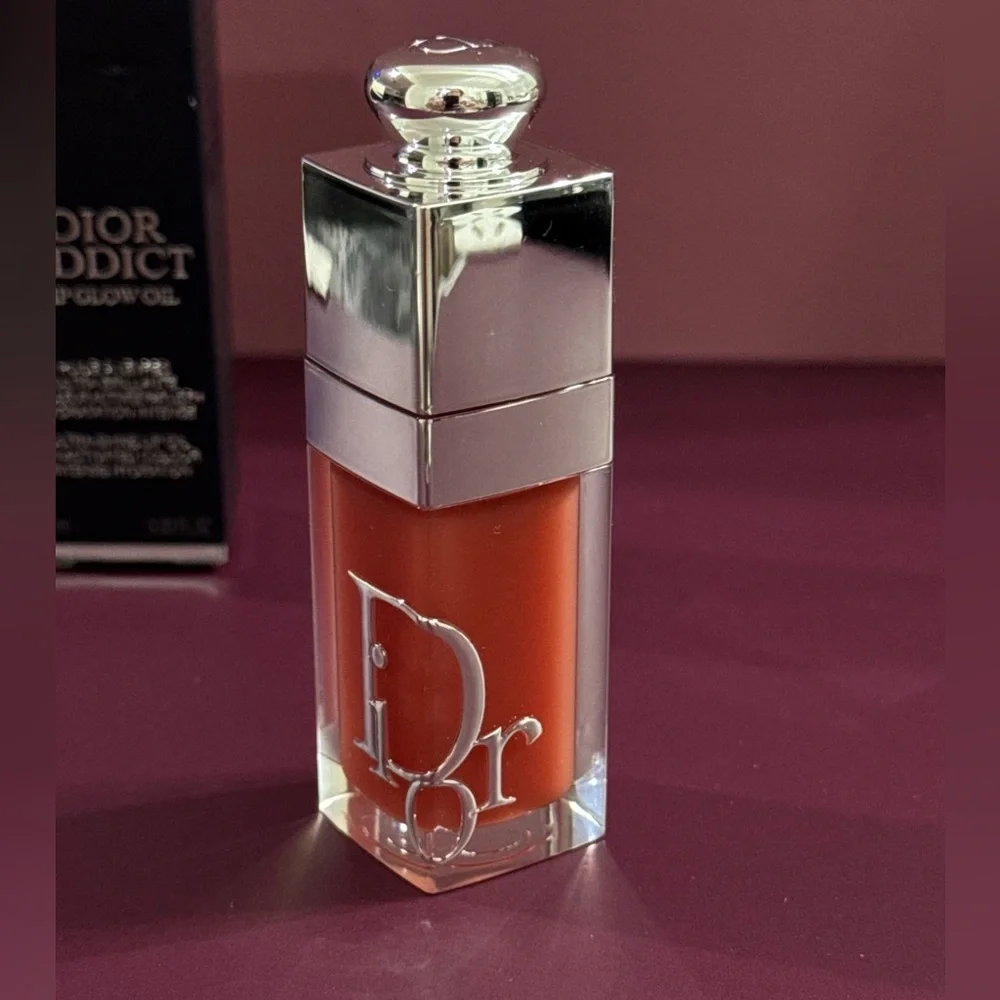 Dior Glow Oil Hydrating High-Shine Gloss in Shade 012 Rosewood-Juicy Finish